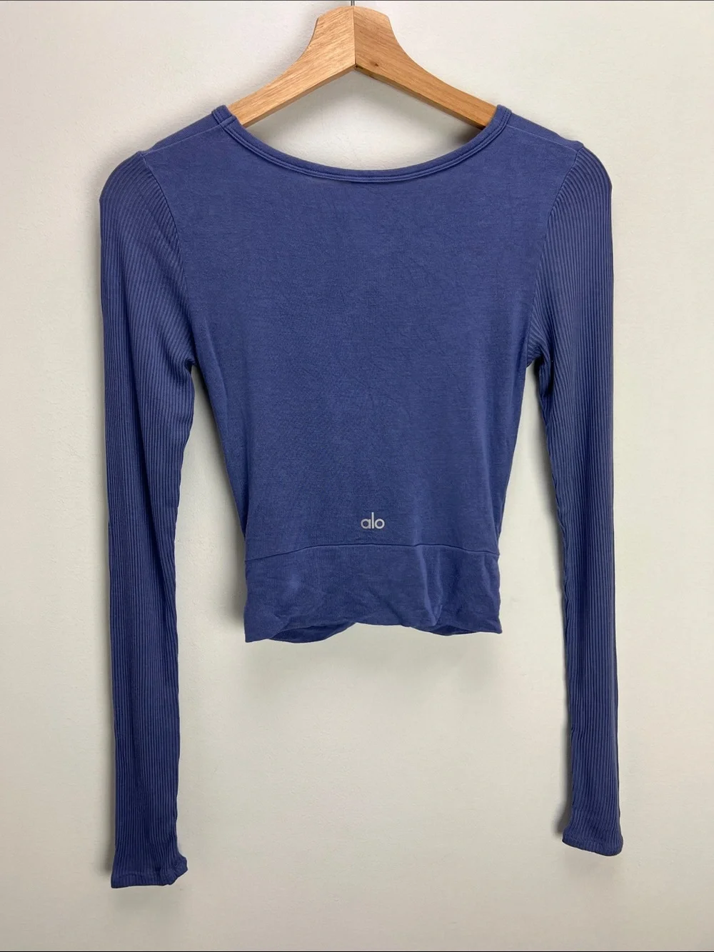 Alo Cover Long Sleeve Top Purple Twist Front Modal Soft Stretchy Womens Small